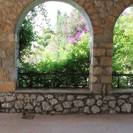 Conte Villa Spetses Town