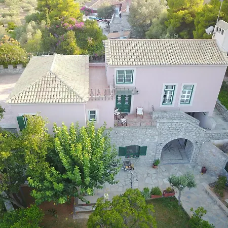 Conte Spetses Town